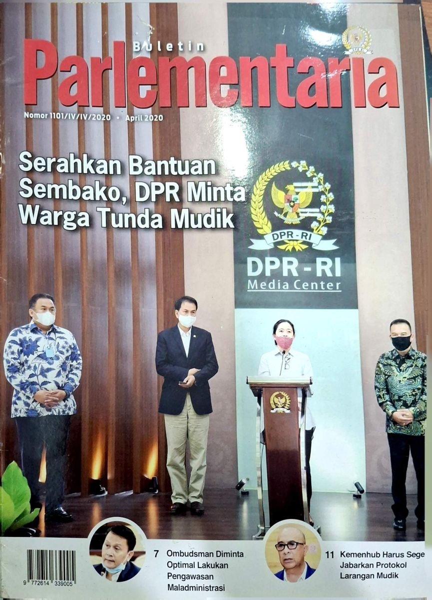 Serahkan Bantuan Sembako, DPR Minta Warga Tunda Mudik